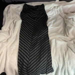 a long blank and grey skirt!